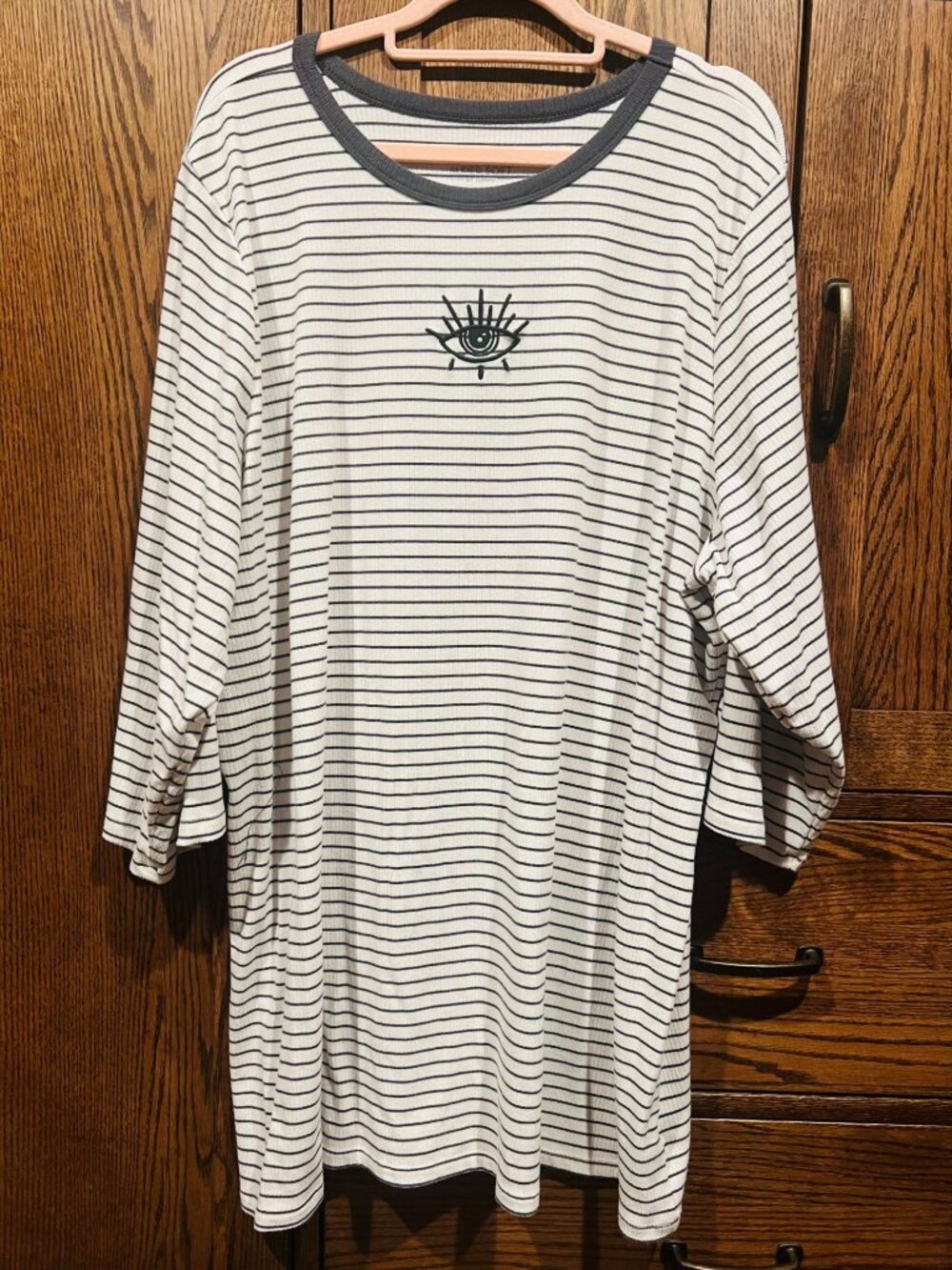 Super Soft Torrid 5 Striped Eye Embroidery Top 5x White & Black Long Sleeve